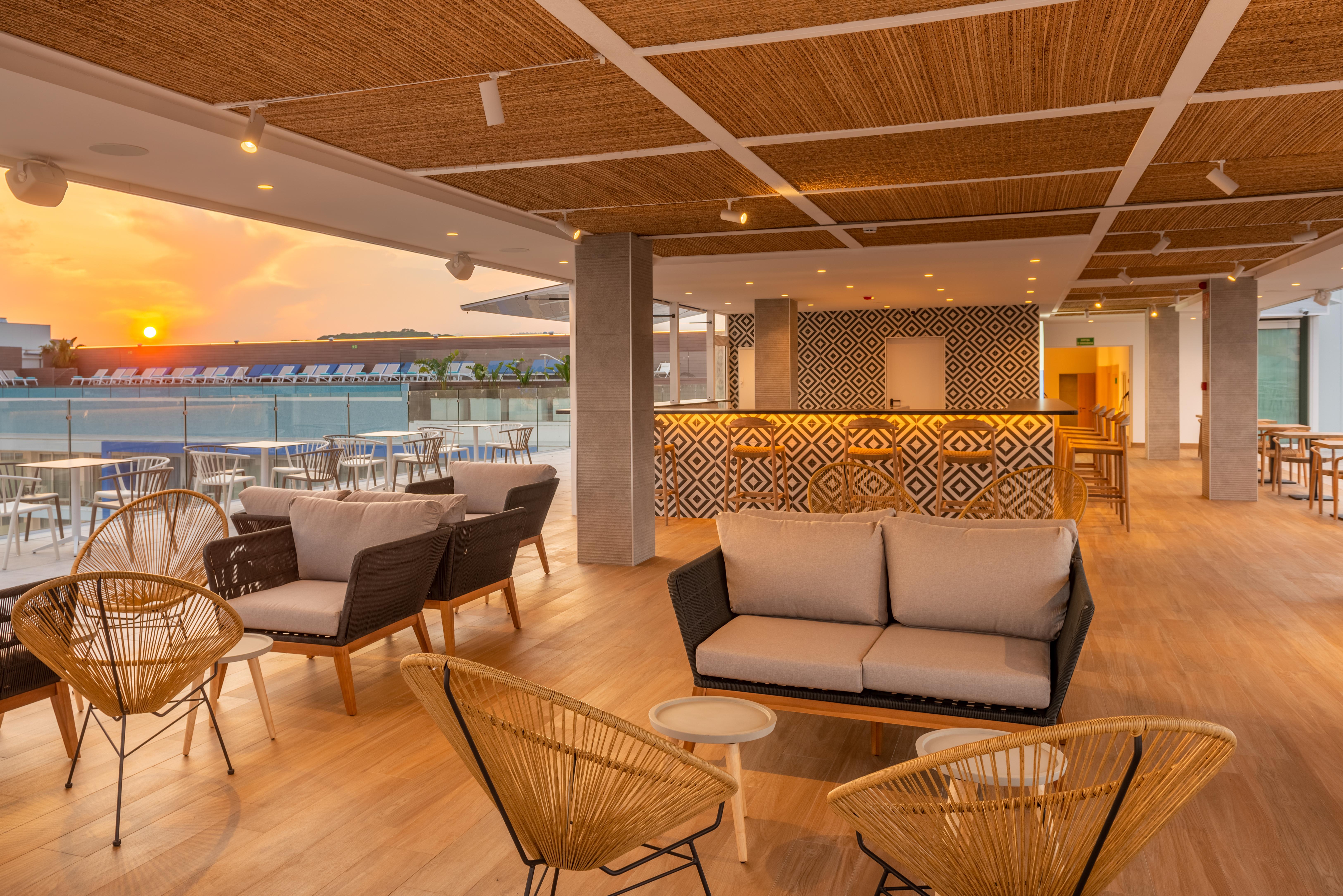 L'Azure Hotel 4* Sup โยเรตเดมาร์ ภายนอก รูปภาพ